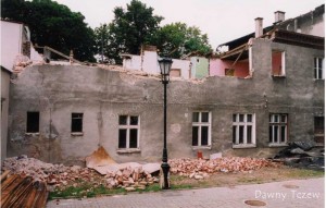 Ściegiennego 2 w trakcie rozbiórki, 27.07.2004 r.