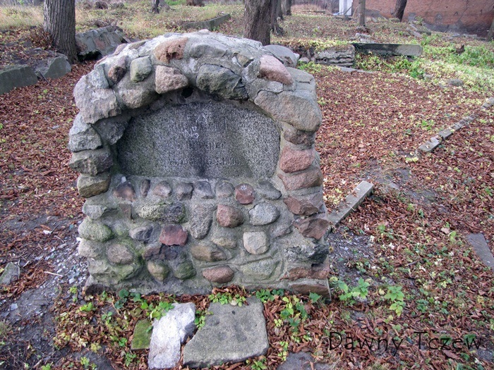 nagrobek 8.jpg