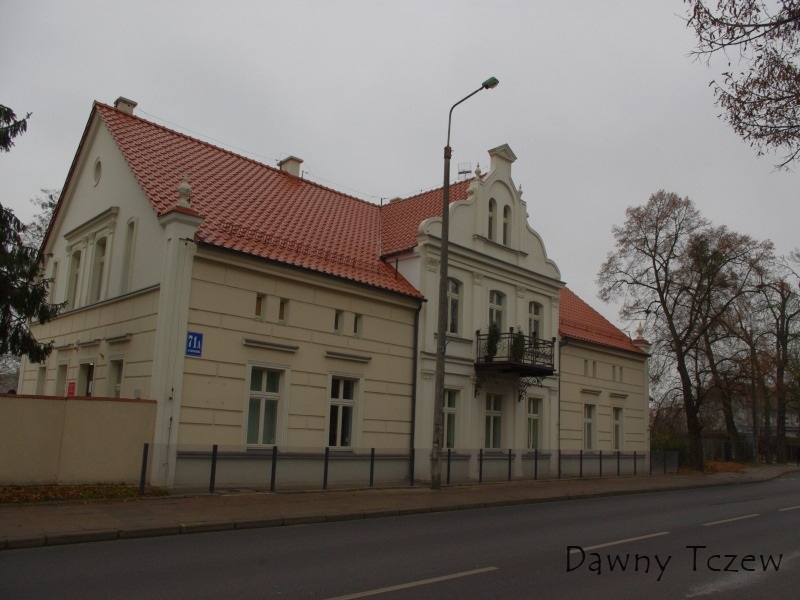 Dwór.jpg