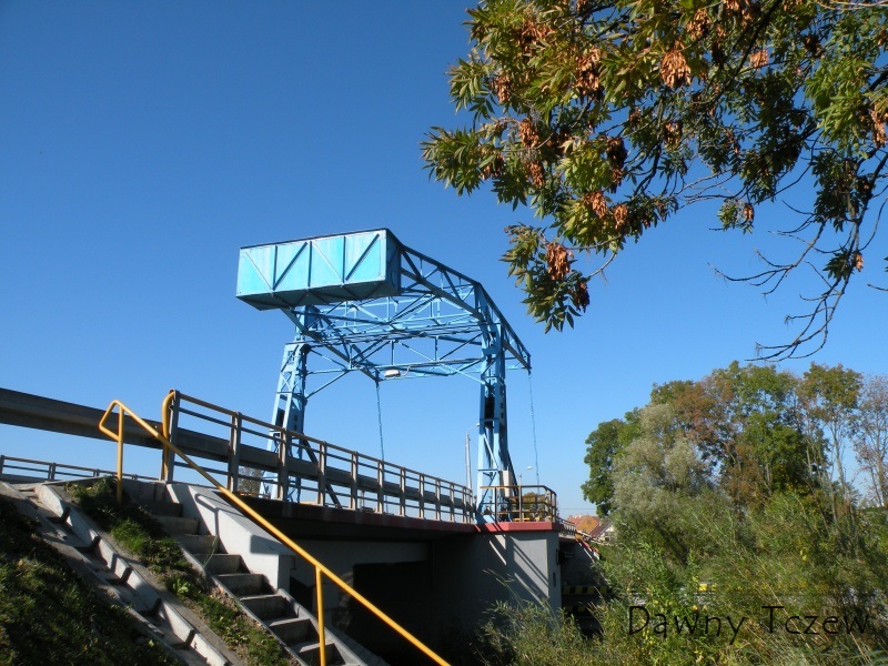 Most zwodzony w Rybinie 3.jpg