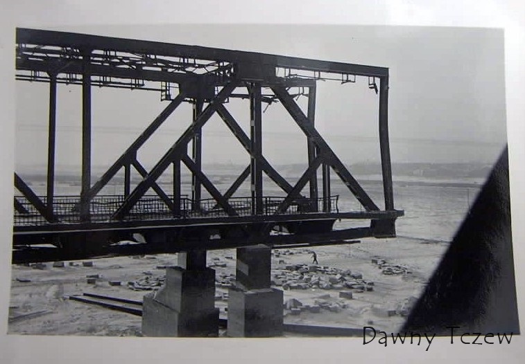 Oryginalne zdjęcie,most  w czasie odbudowy 1940 r..JPG