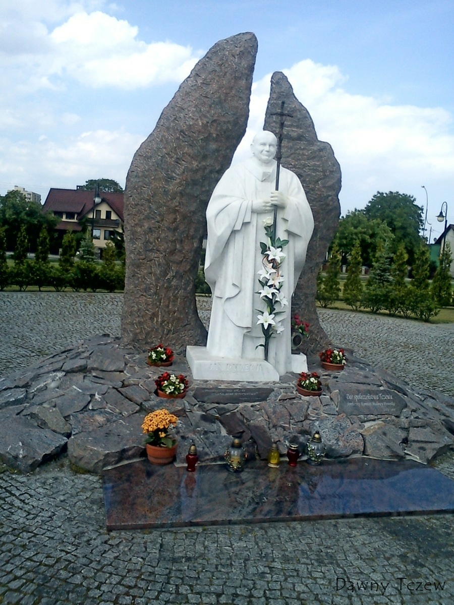 pomnik1.jpg