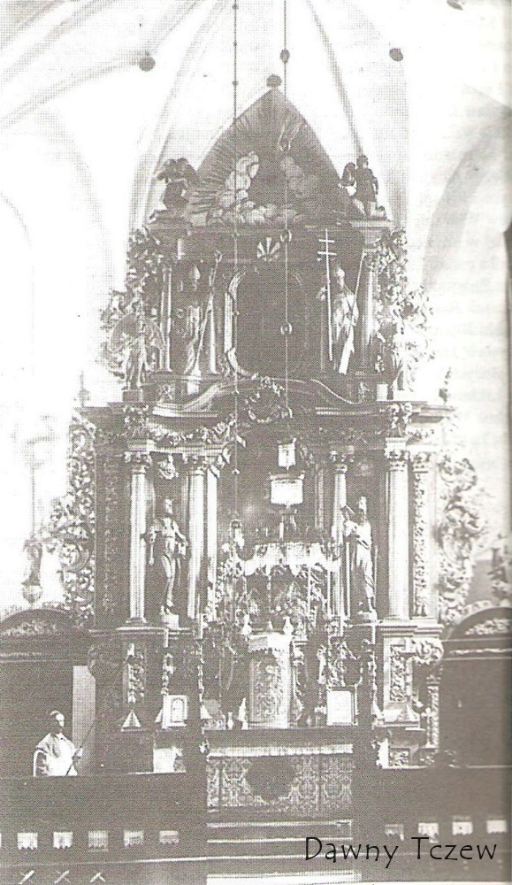 Kościół - ołtarz główny.jpg