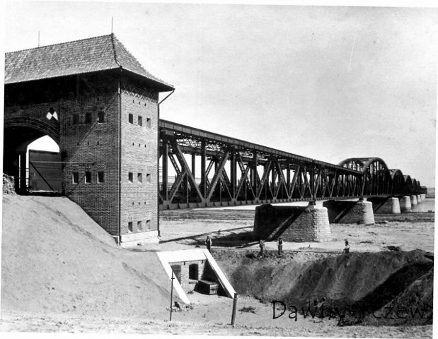 z10619707X,Kwidzynski-most---zdjecie-archiwalne.jpg