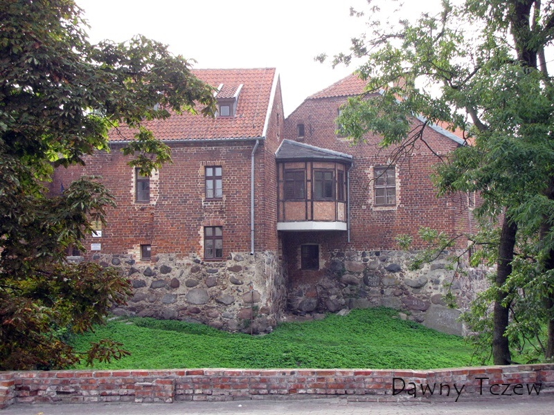 skrzydło galeryjka.jpg