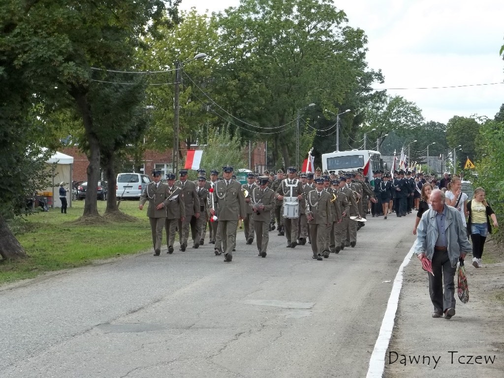 Przemarsz pod pomnik 1.jpg