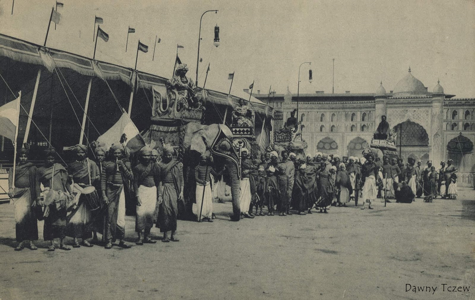 Hagenbeck's Indienschau im Hamburg ZOO 1900.jpg
