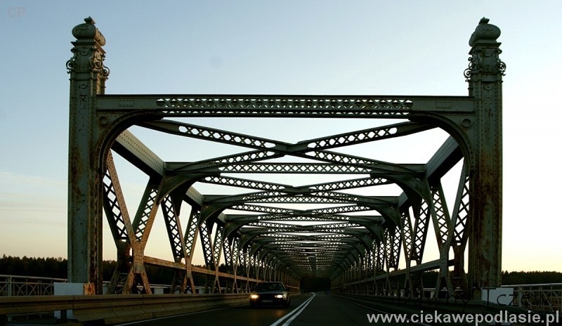 Stalowy_wedrujacy_most_z_1893r (1).jpg