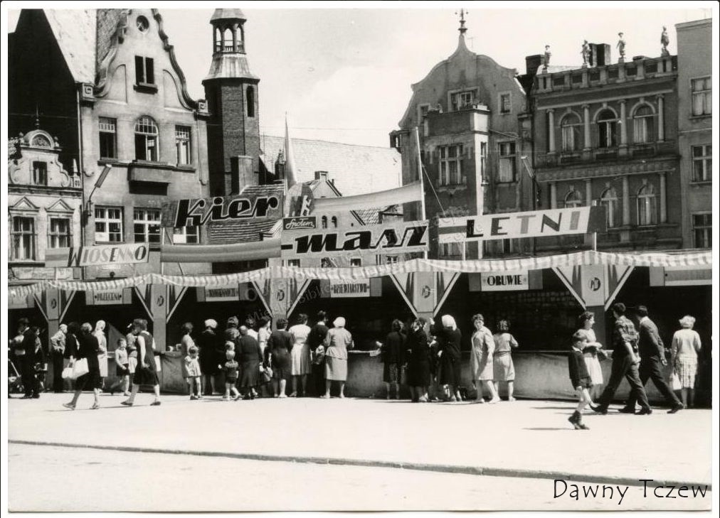 1980 Kiermasz letni ok. 1980.jpg