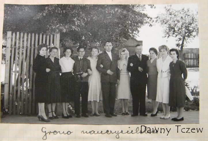 grono nauczycielskie 1960.jpg