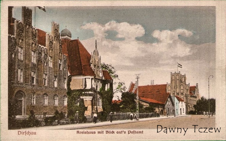 Dirschau Kreishaus mit Blick auf´s Postamt_(1600_x_1200).JPG