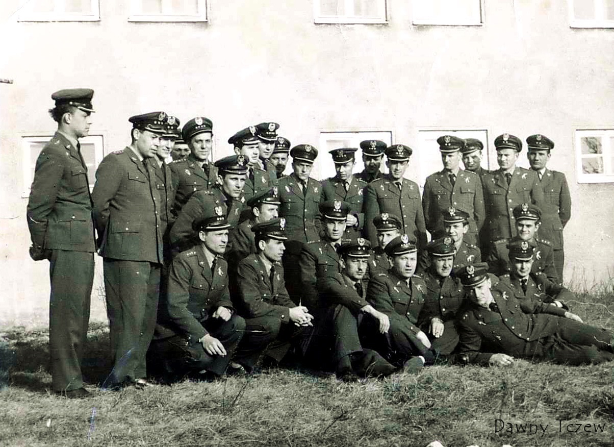 Katastrofa Tczew - Doliński trzeci z lewej.jpg