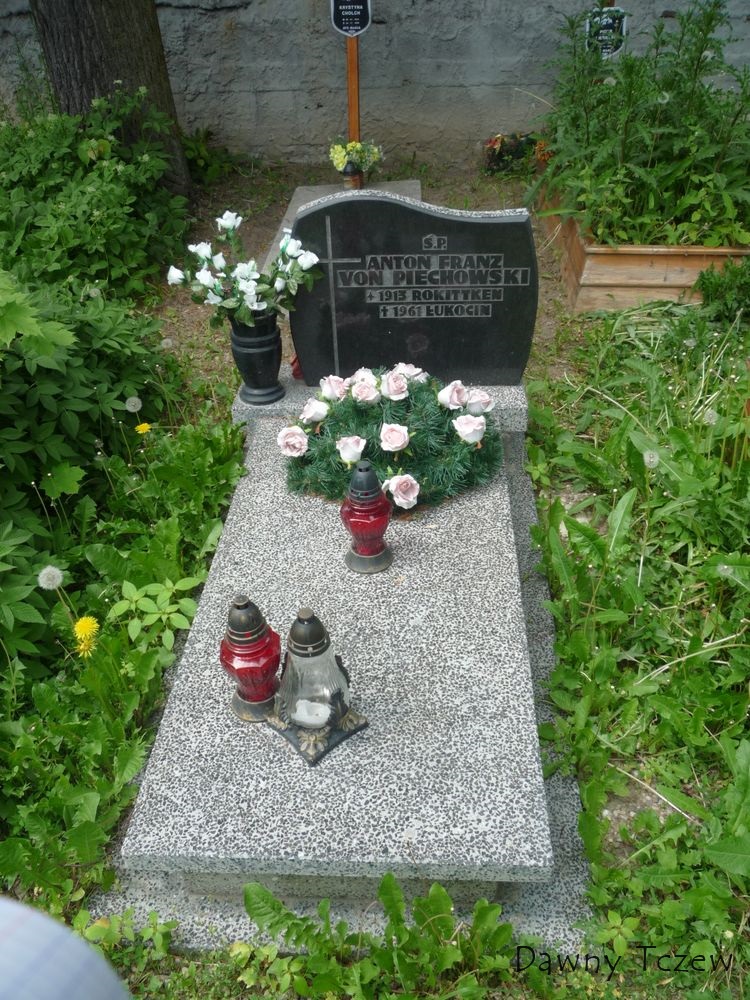von Piechowski.jpg