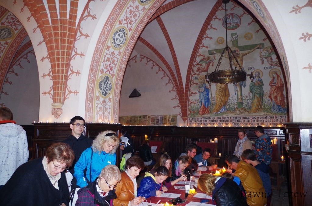 Pisanie gęsim piórem-pismo gotyckie.jpg
