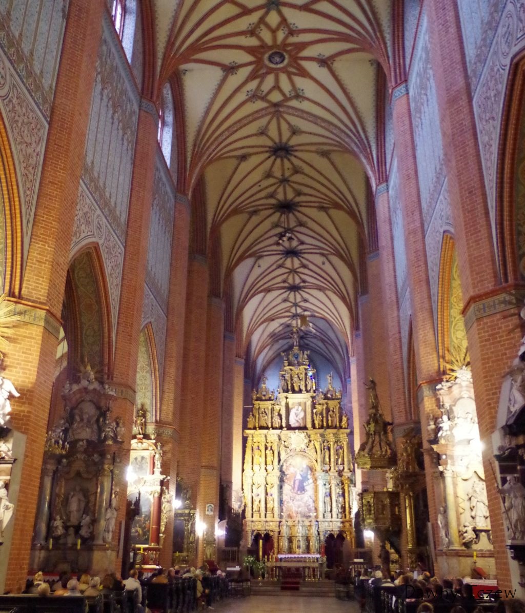 Ołtarz Główny, jeden z największych w europie.jpg