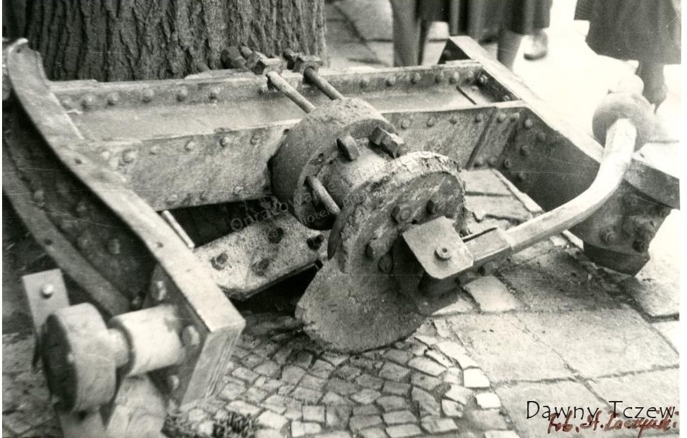 Konstrukcja dzwonów, 29.08.1982.jpg
