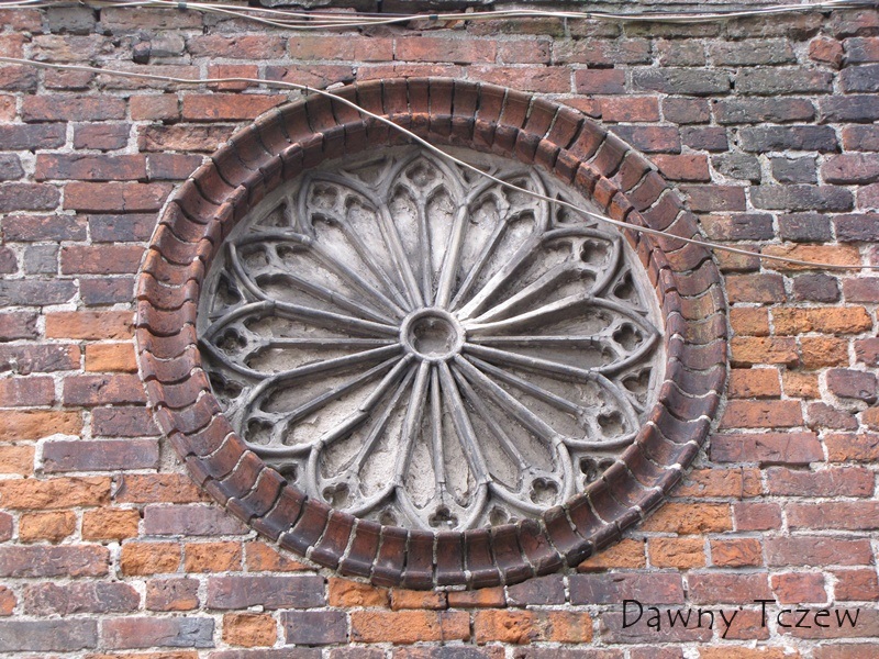 Pasłęk - kościół rozeta.jpg
