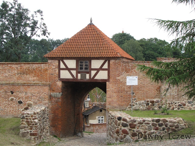 Pasłęk - Brama Młyńska.jpg