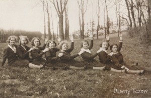 uczennice gimnazjum żeńskiego koniec lat dwudziestych