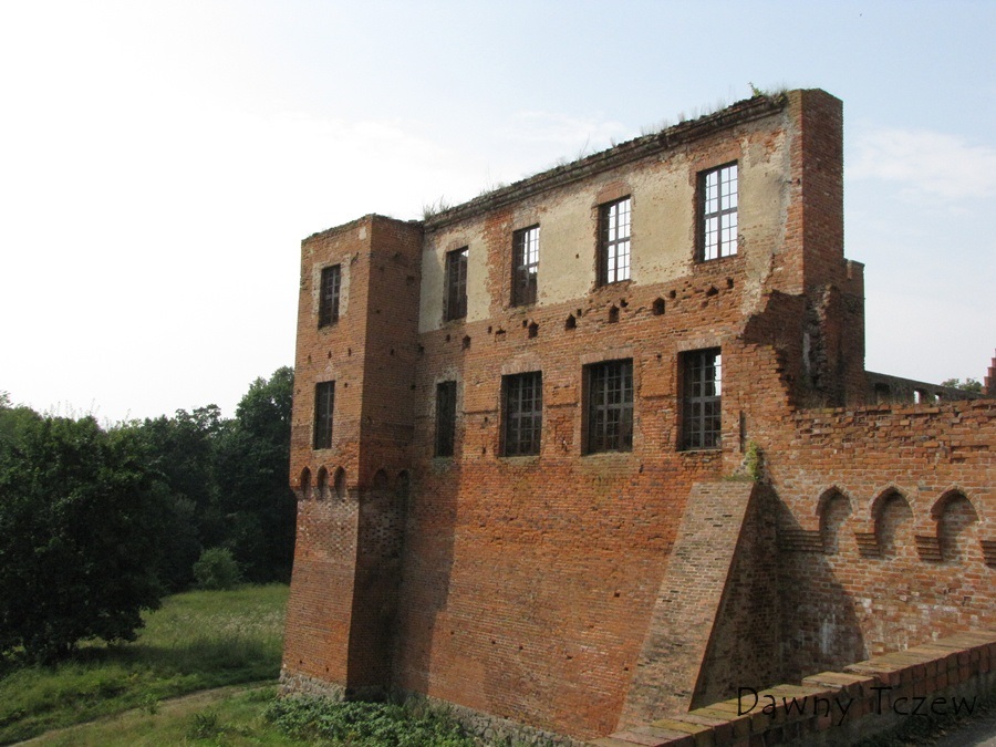 Szymbark - ściana 1.jpg