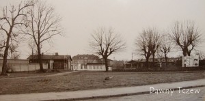 Fot. Tczew. Osiedle Zatorze, ul. Za Dworcem i Łąkowa. Pozostałości skweru założonego w drugiej.jpg