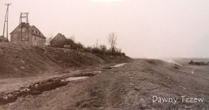 Fot. Tczew. Osiedle Zatorze. Kanał Młyński, po lewej domy wybudowane w pierwszej połowie lat 40..jpg