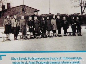 stawek.jpg (117.43 KiB) Przejrzano 10097 razy Fot. z wystawy "Suchostrzygi - wieś, która stała się miastem"