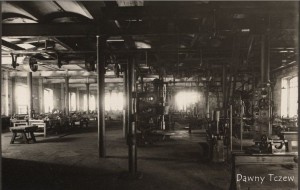 fot.Szkola Rzemiesln-Przem_b.jpg (99.33 KiB) Przejrzano 18217 razy hala maszyn