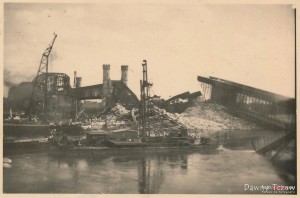 Tczew_1939-1940_Prace_przy_odbudowie_mostu_kolejowego.jpg