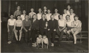 druzyna lekkoatletyczna Sokola w Tczewie.jpg (213.07 KiB) Przejrzano 6427 razy Drużyna lekkoatletyczna "Sokoła" w Tczewie.