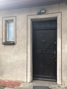 Drzwi wejściowe do domu z 1922 r, przy ul, Starowiejskiej 3.
