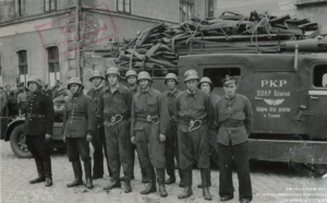Pelplin. Kolejowa Ochotnicza Straż Pożarna w Tczewie. Manewry powiatowe w Pelplinie. Lata 50. XX wieku.png