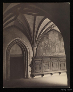 Wnętrze klasztoru w Pelplinie w 1945 r.jpg
