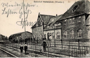 Stacja kolejowa i dworzec w Pszczółkach. Lata 1910-1913.jpg