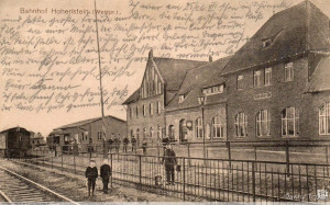 Stacja kolejowa w Pszczółkach. Rok 1913.jpg