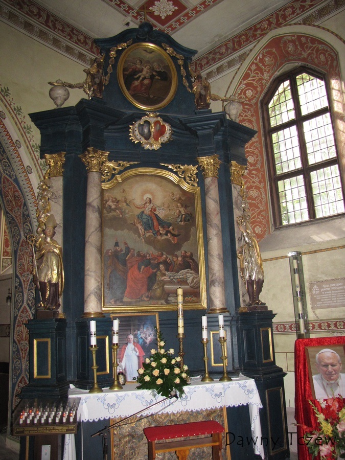 ołtarz boczny 1.jpg