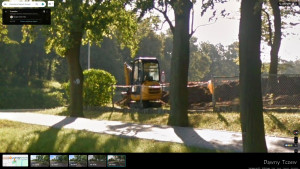 Google Streetview, sierpień 2012, koparka (1), przybliżenie.jpeg