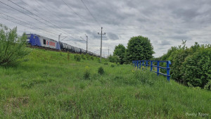 Wiadukt pod magistralą (nad drogą) o szerokości uwzględniającej starotorze toru bocznego
