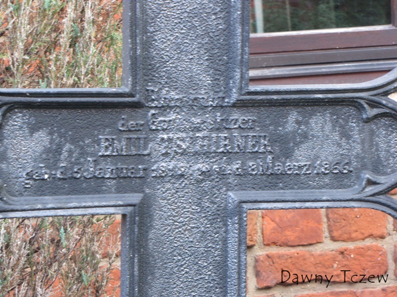 nagrobek najstarszy.jpg