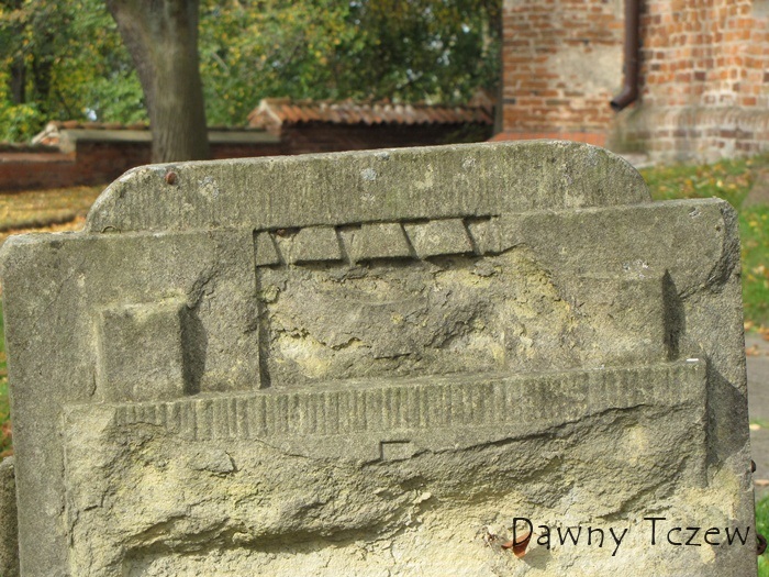 nagrobek frędzelki.jpg