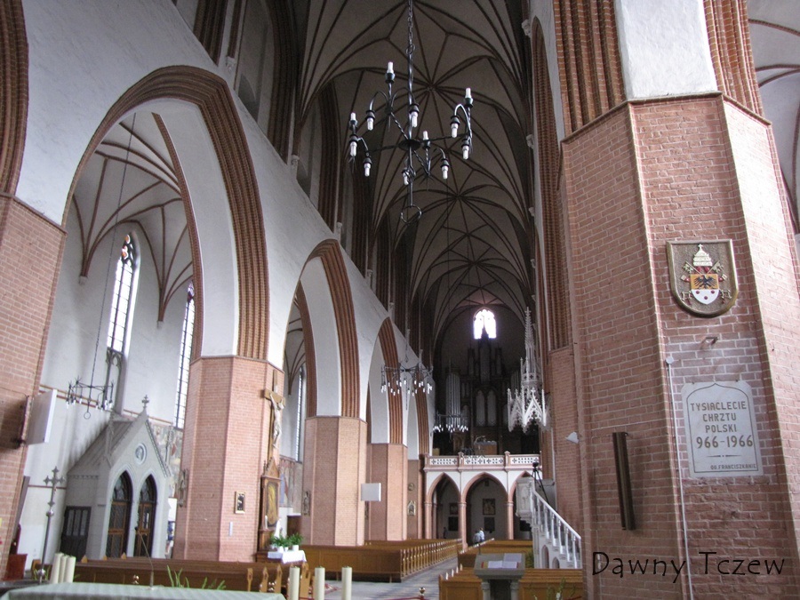 katedra nawa 2.jpg