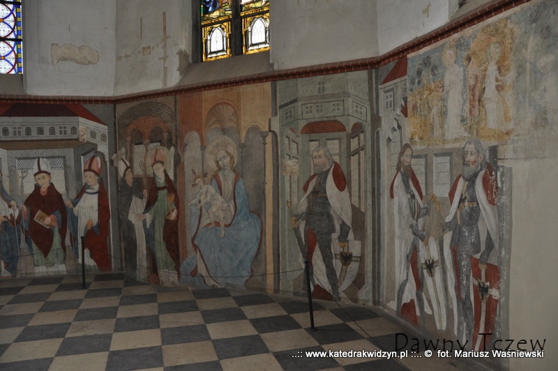 katedra - freski 1.JPG