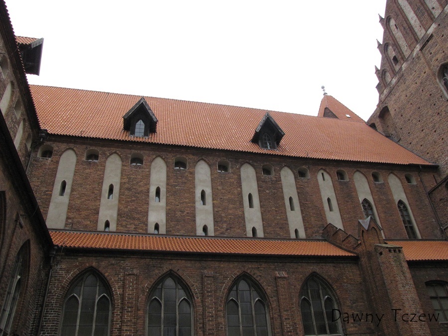 zamek dziedziniec 2.jpg