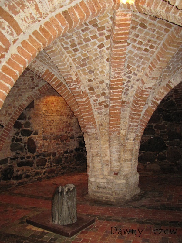 zamek piwnica 2.jpg