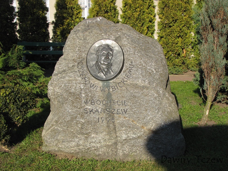 kamień wybicki.jpg